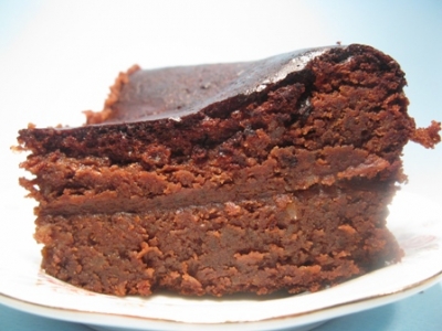 Torta caprese al cioccolato senza glutine e zucchero